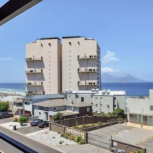 Manhattan On Coral Bloubergstrand
