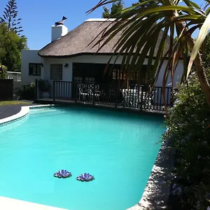 Birkenhead Manor Bloubergstrand